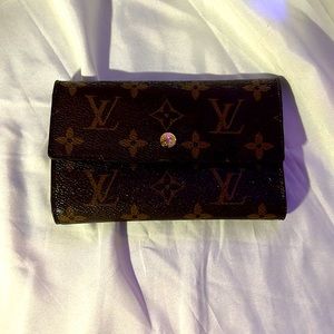 Vintage Louis Vuitton Monogram Wallet Size Medium